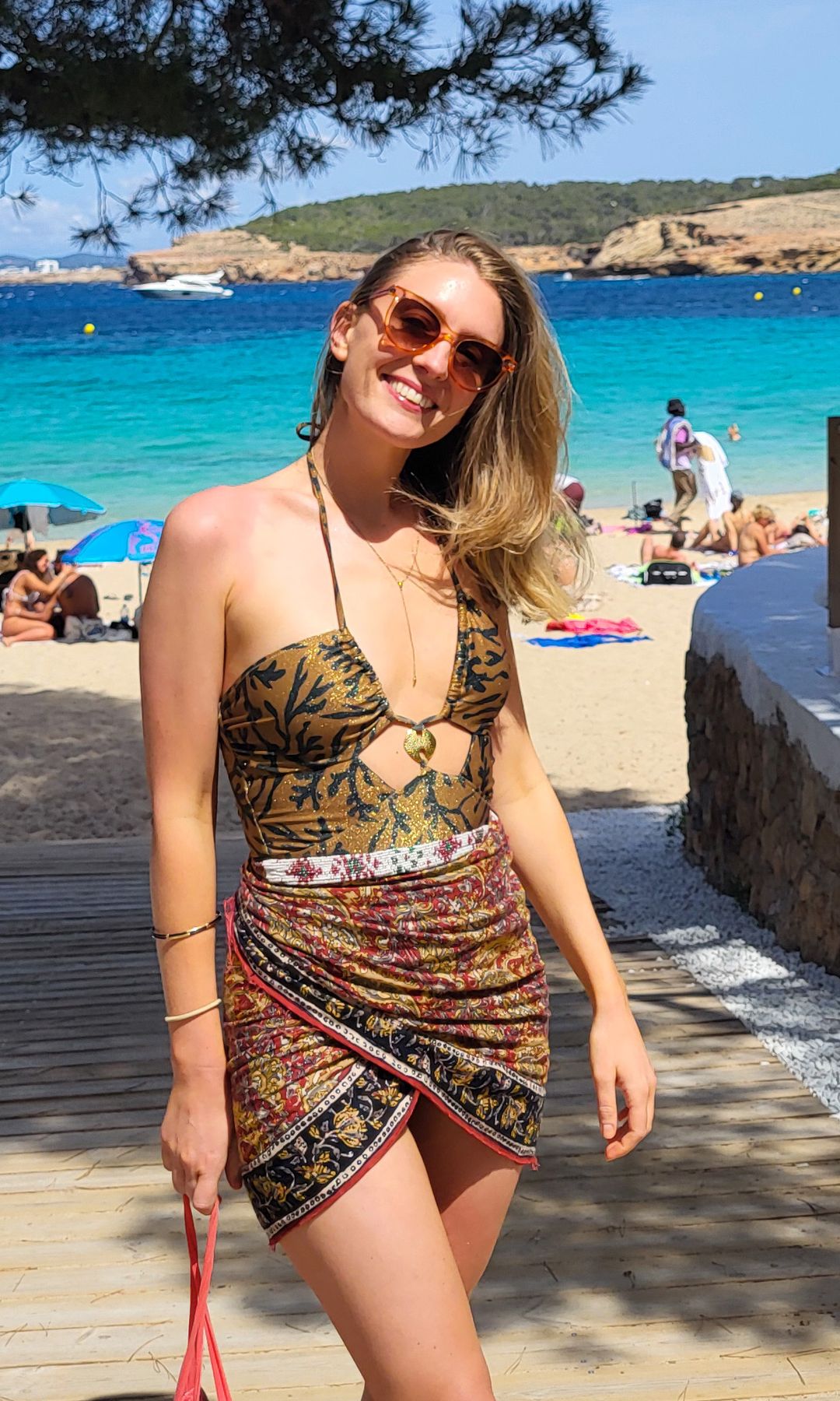 Aliya Wilkinson sur la plage du salon