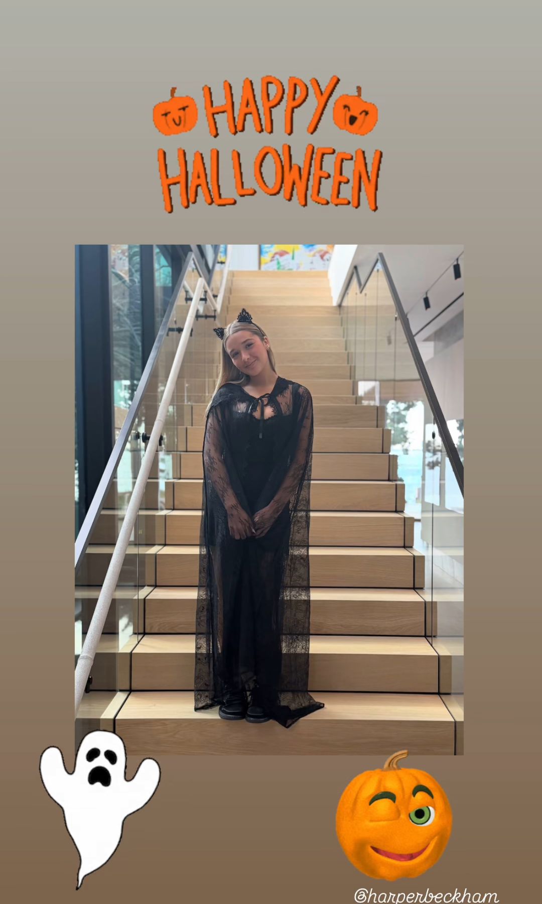 Victoria shared an image of Harper's outfit on Instagram