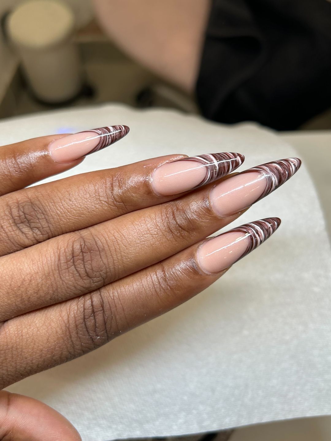 Cinnamon Swirled Nails for Fall 2025