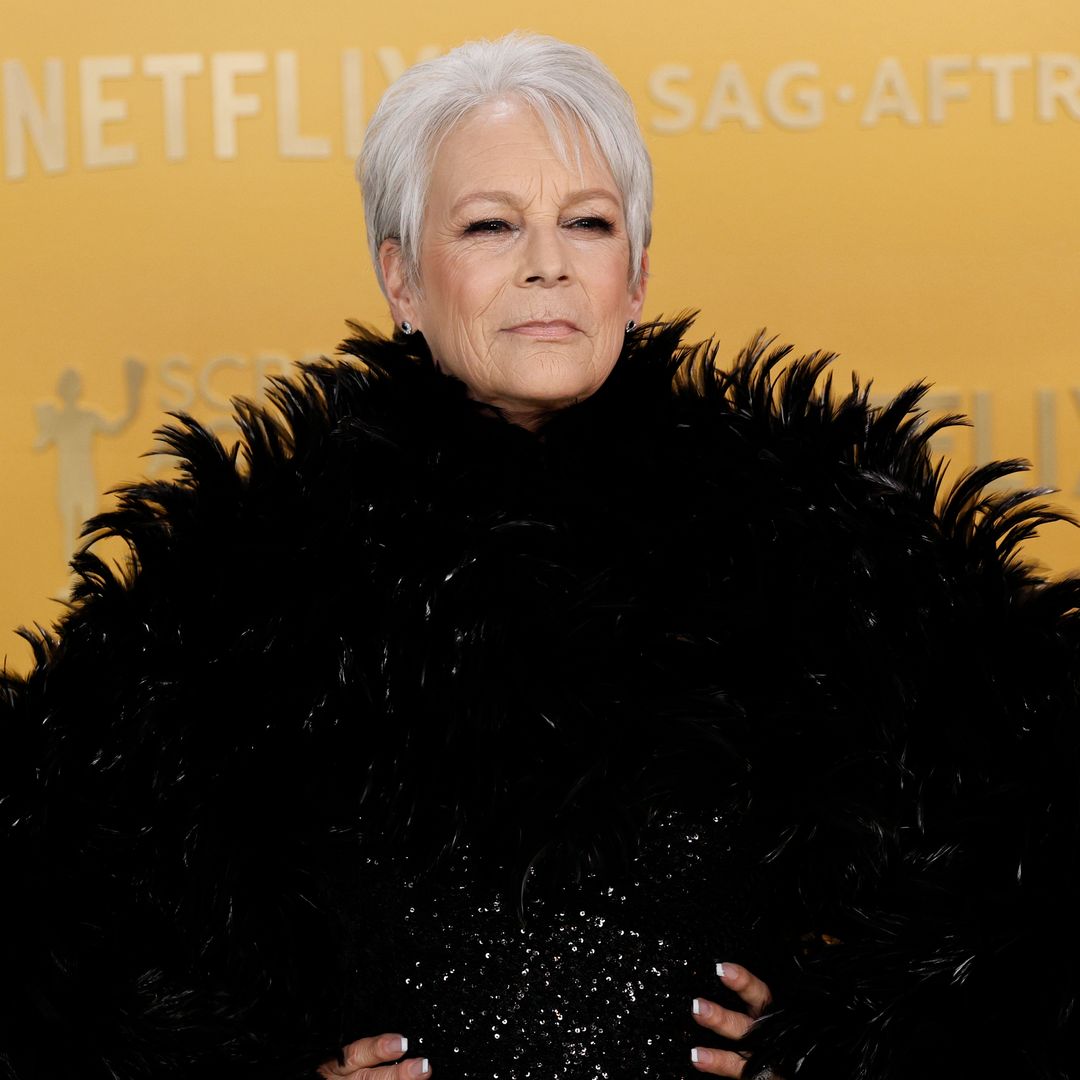 Jamie Lee Curtis just won the SAG Awards red carpet in dramatic feathered outfit