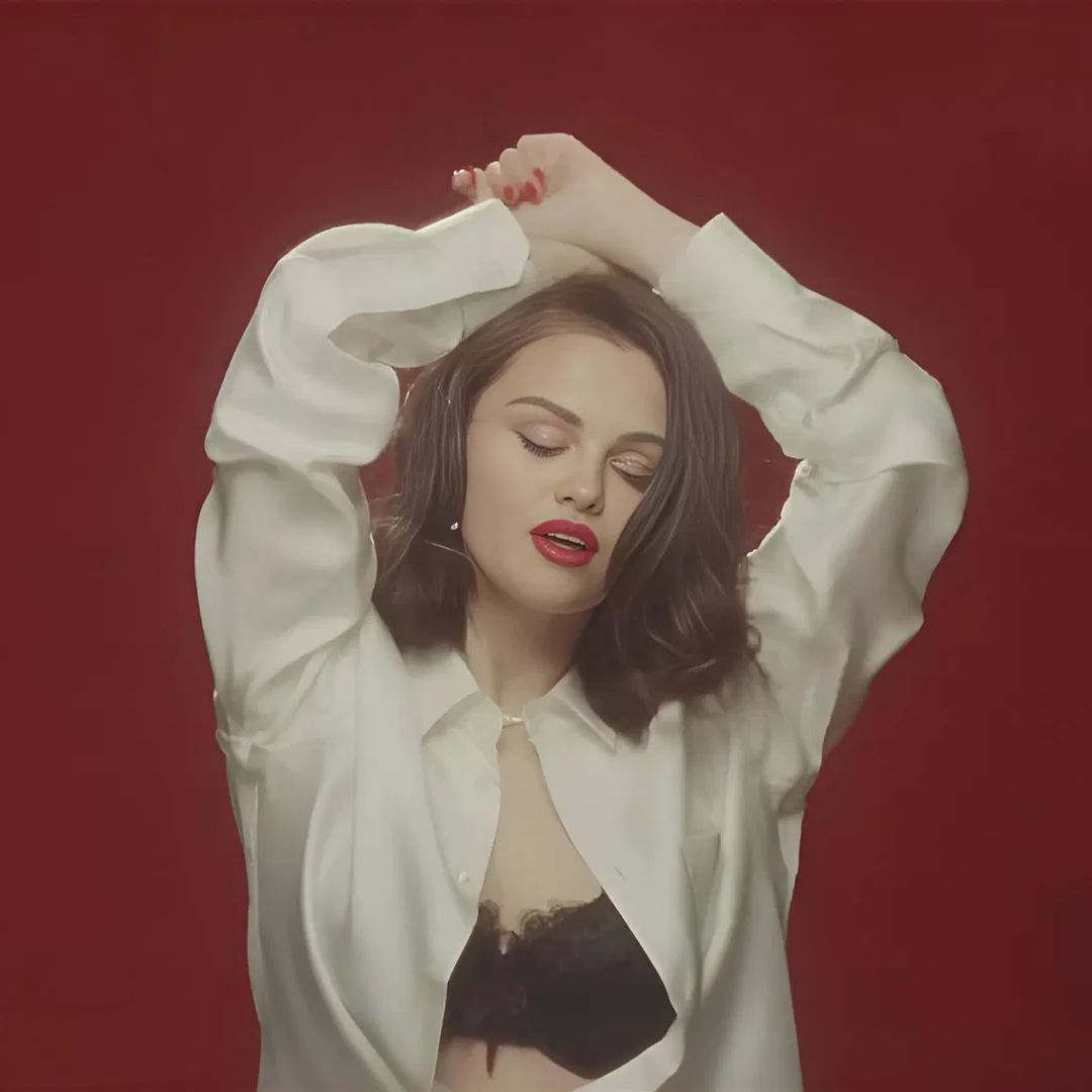 Selena Gomez is the ultimate bombshell in her Sunset Blvd music video, and I’ve found the exact lingerie she wore