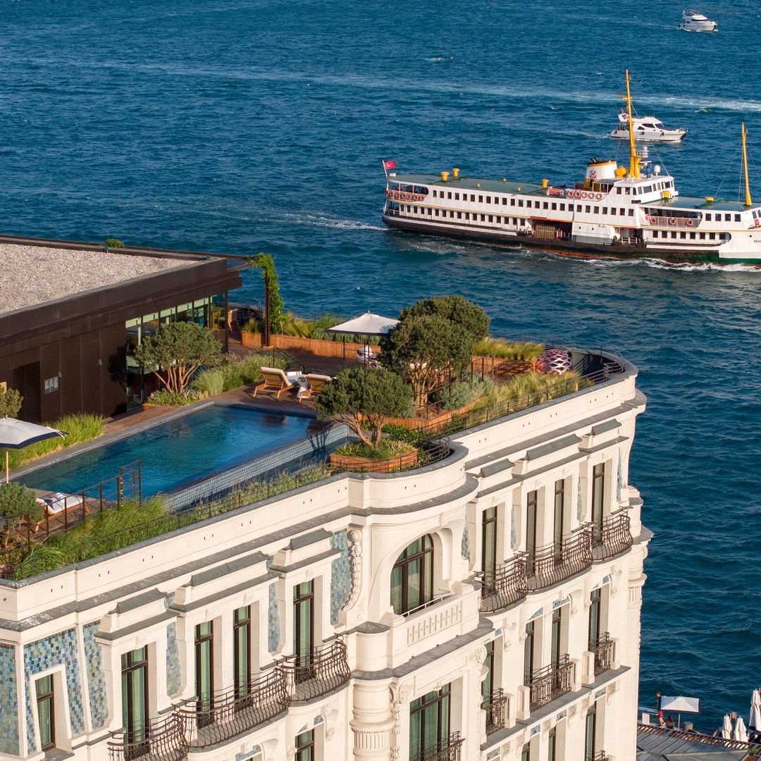 The rooftop pool at Peninsula Hotel in Istanbul