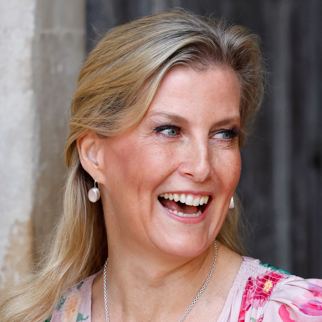 Duchess Sophie could be mistaken for Princess Diana in iconic 90s outfit