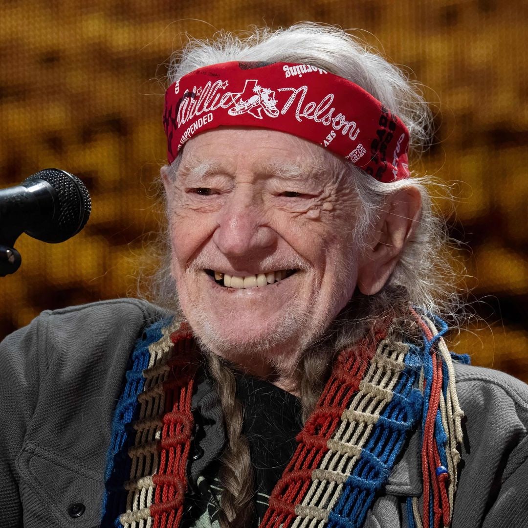Willie Nelson, 92, surprises fans with impressive physique