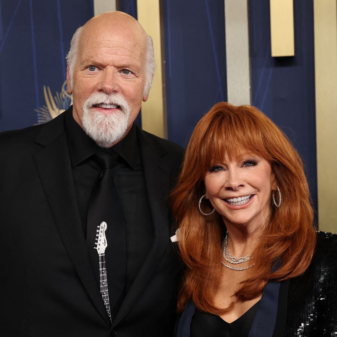 The biggest sign Reba McEntire flashed at the Emmys of her engagement
