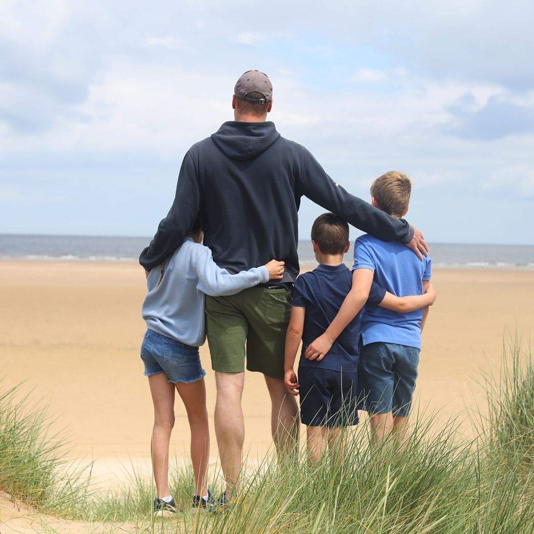 Prince George, Princess Charlotte and Prince Louis pen touching Father's Day message to Prince William in major first