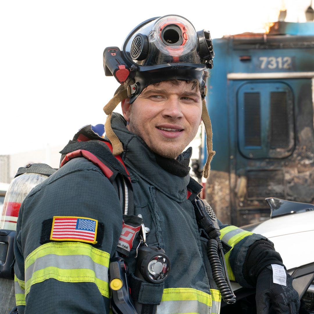 The Rookie star appears in 911 — but it's not the crossover we were hoping for