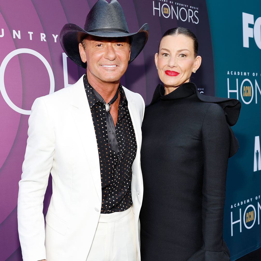 Tim McGraw's daughters make nod to Faith Hill with surprise appearance
