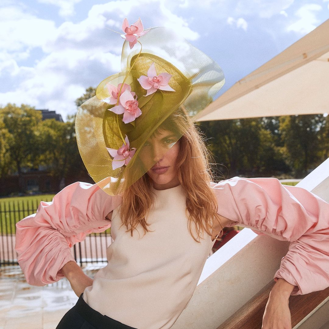 An expert guide to choosing a fascinator hat that will suit you