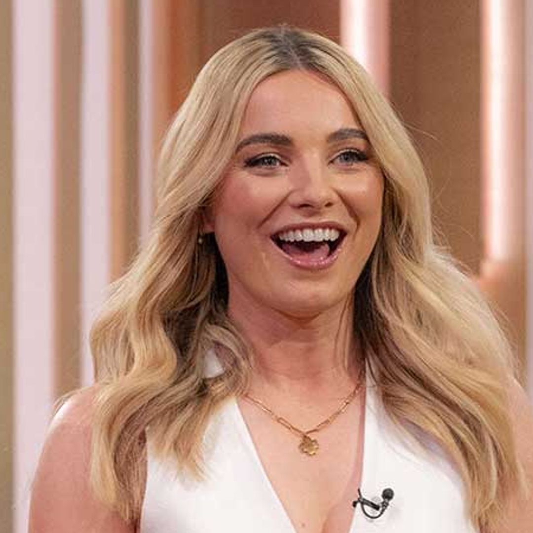 Sian Welby's outfit makes me want to wear a white linen suit - something I never thought I'd say