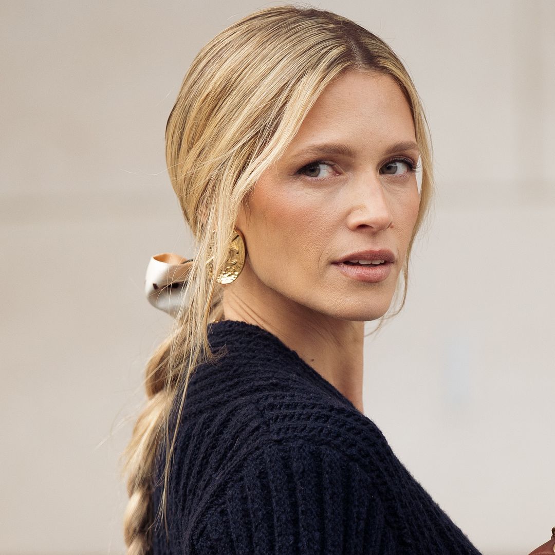 12 easy office hairstyles - that take as little as 1 minute