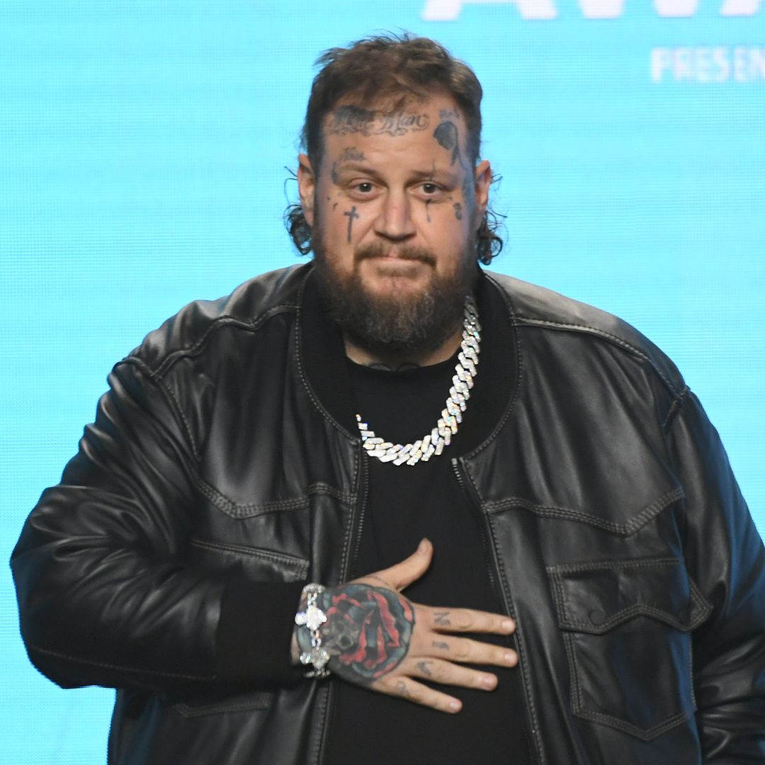 Jelly Roll grows emotional as he brings out wife Bunnie Xo during performance — watch