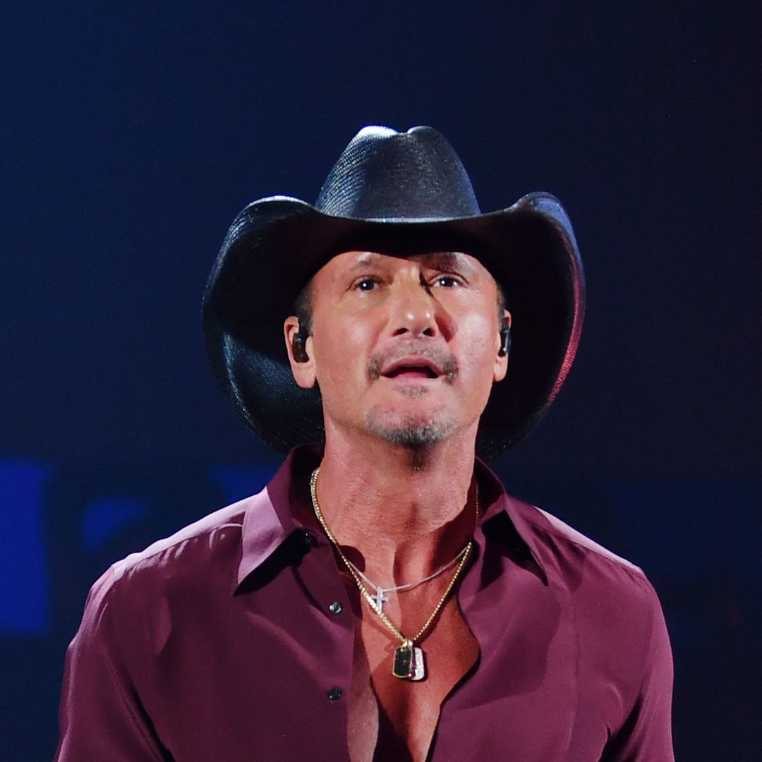 Tim McGraw shares rare photograph with brothers with heartbreaking family statement