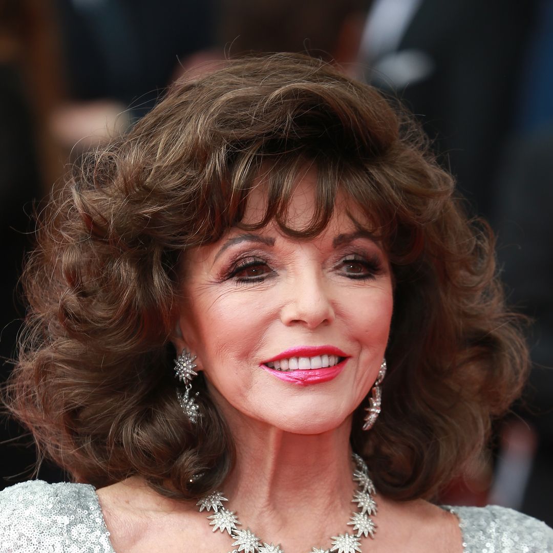 Joan Collins leaves fans all saying the same thing after unbelievable photo