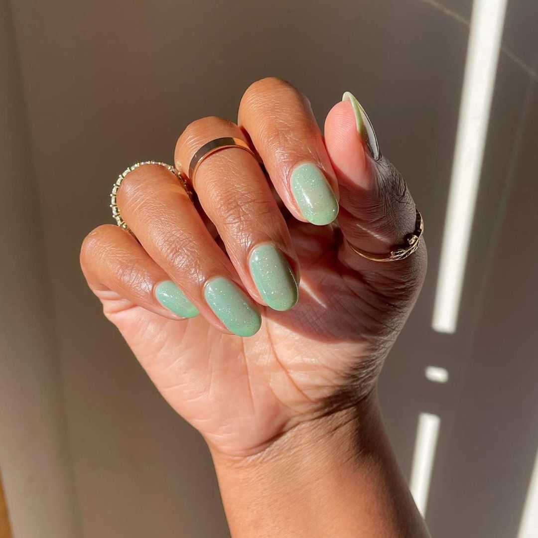 Vibrant Green Noise Nails Shine in 2025