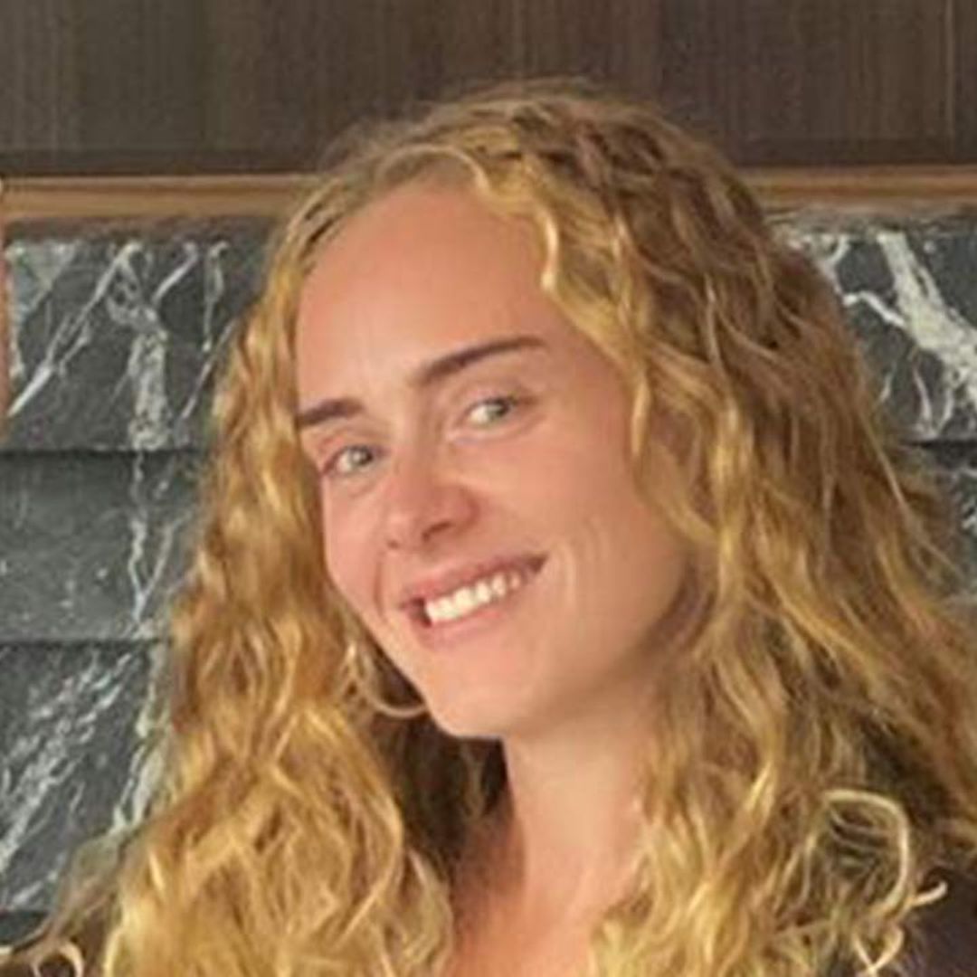 Adele shows off her natural hair in gorgeous makeup-free selfie